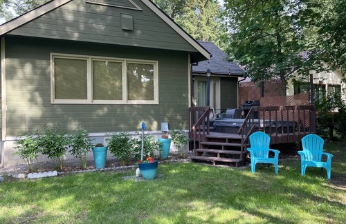 West Glacier House | West Glacier Hot Tub! On Golf Course! Private Home