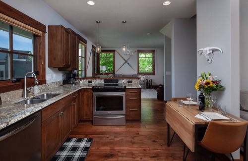 Whitefish House | Whitefish Wanderlust! Pristine 3 bed downtown!