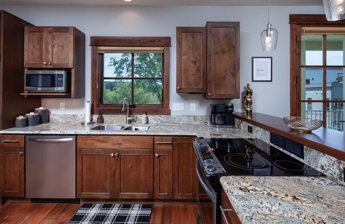 Whitefish House | Whitefish Wanderlust! Pristine 3 bed downtown!