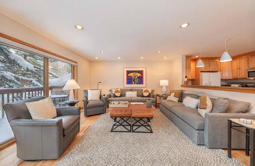 Teton Village House | Wind River 3: Teton Village-Walk to Ski/Lift Sleeps 10- Pool/Hot Tub Access