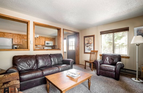 West Yellowstone House | Yellowstone Park entrance 1 Mile away- Trapper 8