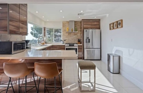 Granada Hills North Villa | ৎ୭Hills Viewৎ୭ Pool Jacuzi &More