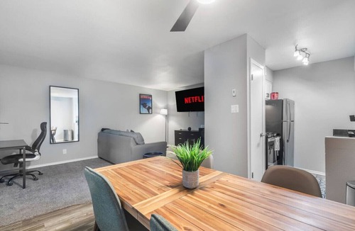 Central Arlington Apartment | 0.2mi/0.3km to Dallas Stadium 1BR +FREE Parking
