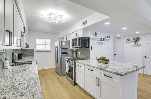 La Porte House | 1/2 Mi to Sylvan Beach Park! Chic Townhome w/ Yard