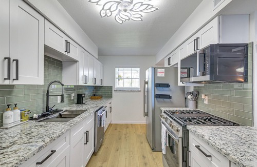 La Porte House | 1/2 Mi to Sylvan Beach Park! Chic Townhome w/ Yard