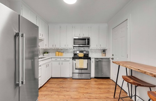 Central Arlington House | 1/2 mile to AT&T Stadium- Modern home with game room and large backyard!