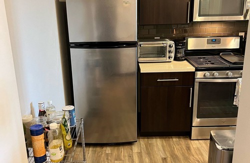 Beverly Hills Apartment | 1 BD - 1 BR LUX West Hollywood: Pool/Parking/Gym