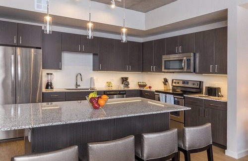 West End Condo | 1 Bedroom in the heart of Austin Amazing Rooftop Pool!
