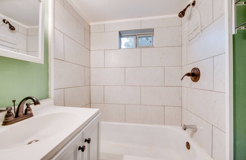 Junius Heights Apartment | 1-Bedroom Studio B Retreat