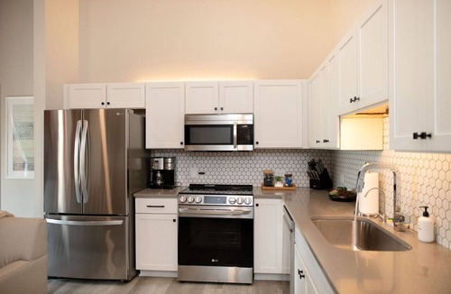 Jonesville Apartment | 1 Bedroom Suite Downtown Elkin Yadkin Valley