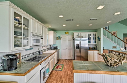 Indian Beach House | 1 Block to Beach: Family Getaway in Galveston!