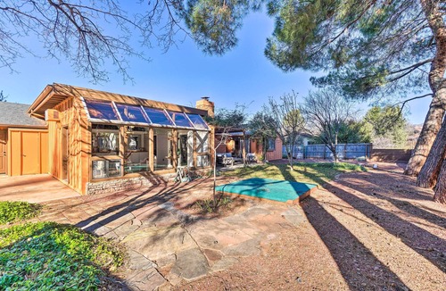 Sedona Cottage | 1 Mi to Cathedral Rock Trailhead: Home w/Sunroom