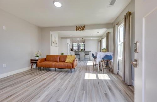 Hanford House | < 1 Mi to Main St Hanford! Home w/Outdoor Space
