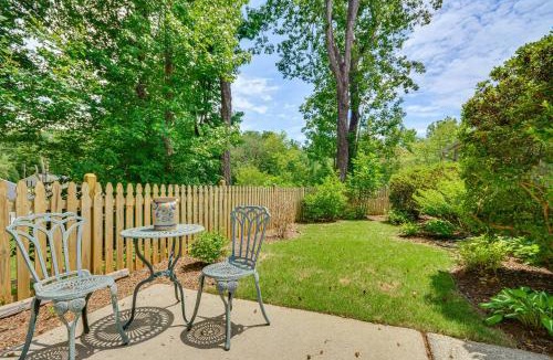 Greensboro House | 1 Mi to Science Center & Park! Pet-Friendly Haven