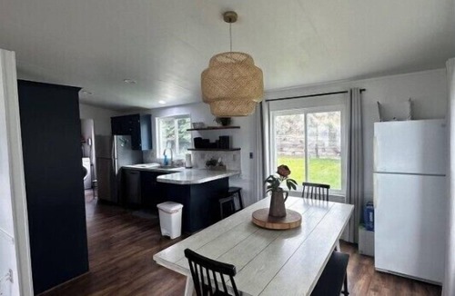 Dingle Cabin | 1-Min Walk to Private Beach, Lake Views, Pickleball, Gated Community!