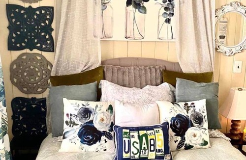 Kinston House | 1 of a Kind Staycation Destination