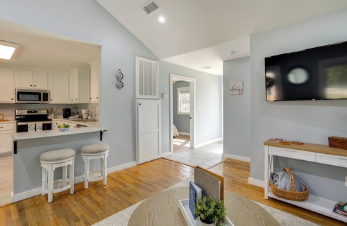 Iuka House | 10 Mi to Tennessee River: Blue Willow-Themed Home