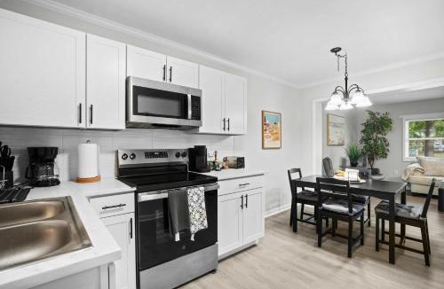 Southwest Raleigh House | 10 Min to Downtown - Smart Tvs - Fast Wi-Fi