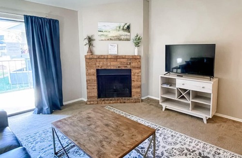 Northwest Corpus Christi Apartment | 10 Min to Downtown: Pet-friendly, TV with Parking