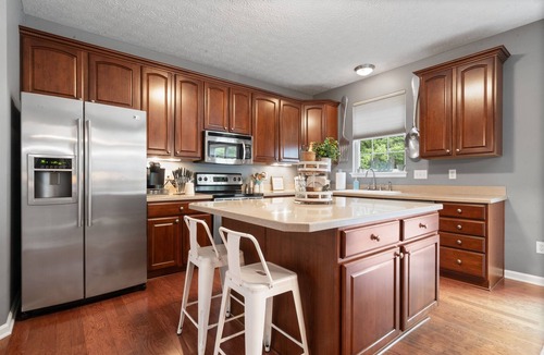 Westfield House | 10 Min to Grand Park/3 Car Garage/Office