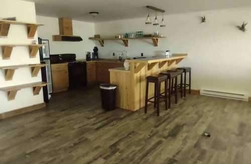 Babb House | 10 minutes to Glacier National Park! Central Eastside location for park access.