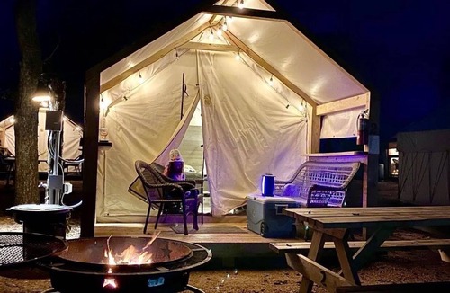 Fentress House | #10 Son's River Ranch - Glamping Cabin w/2 Queen Beds