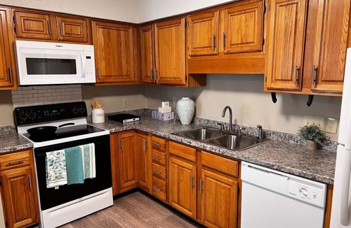 Paw Creek House | 10124 RockwoodRD - Spacious 3 bed