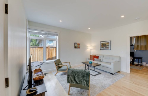 Rose Park House | 102 m² House ∙ 2 bedrooms ∙ 5 guests