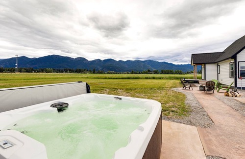 Creston House | 104 m² House ∙ 2 bedrooms ∙ 6 guests