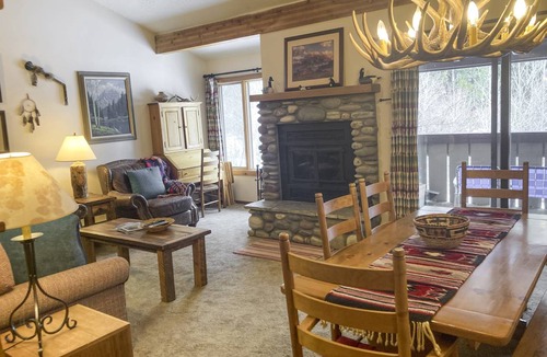 Moose Wilson Road Condo | 105 m² Condo ∙ 2 bedrooms ∙ 5 guests