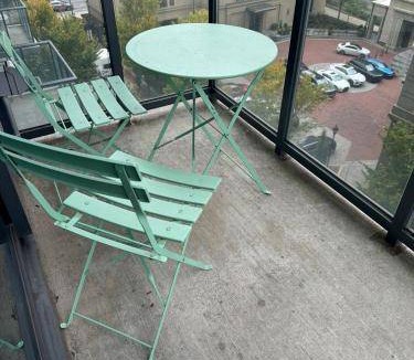 North Buckhead Apartment | 1050 m² Apartment ∙ 2 bedrooms ∙ 5 guests