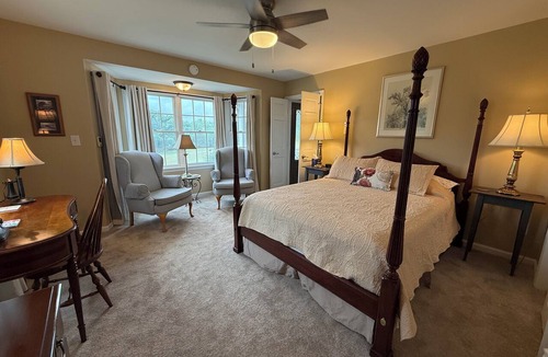 Scottsville Other | 106 acre farm on the James River with a private pond and animals