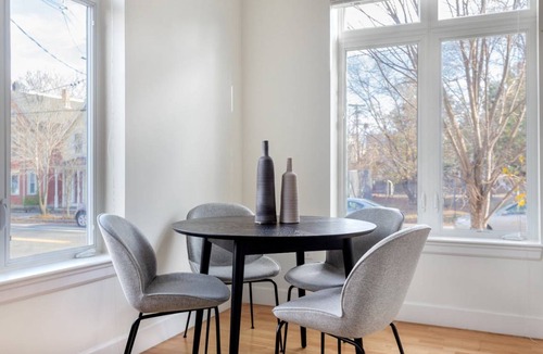 Somerville Apartment | 107 m² Apartment ∙ 2 bedrooms ∙ 4 guests