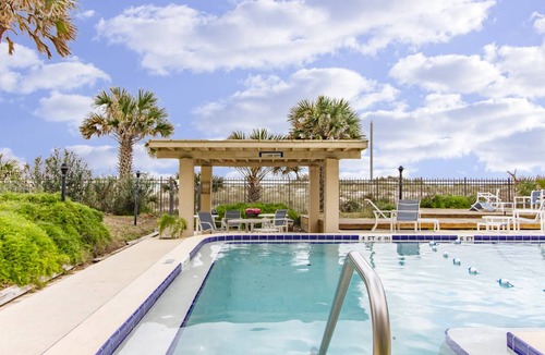Jacksonville Beach Condo | 109 m² Condo ∙ 2 bedrooms ∙ 4 guests