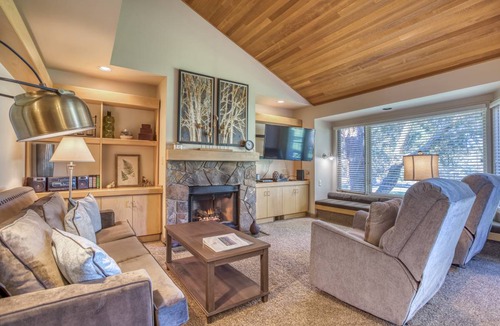 Redmond Condo | 109 m² Condo ∙ 2 bedrooms ∙ 6 guests