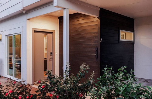 East MLK House | 10BR East Austin Combo | Private Pool & Game Rooms