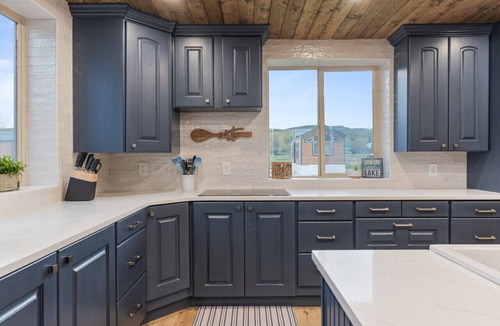 St. Charles Apartment | 11 cabins! Hot tub! Family Reunion! Business Retreat! Sleeps 50+