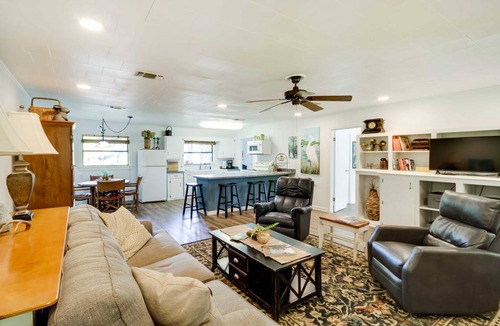 McComb Cottage | 111 m² Cabin ∙ 2 bedrooms ∙ 4 guests