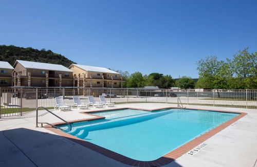 New Braunfels Condo | 112 m² Condo ∙ 2 bedrooms ∙ 4 guests