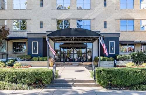 Bartlesville Apartment | 114 · The Traveler #114 - Hotel Phillips
