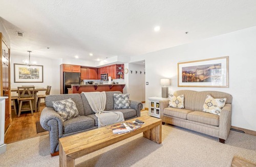 North Park City Condo | 115 m² Condo ∙ 2 bedrooms ∙ 6 guests