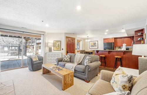 North Park City Condo | 115 m² Condo ∙ 2 bedrooms ∙ 6 guests