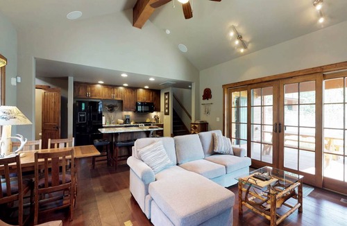 Tamarack Resort Cottage | 116 m² Cabin ∙ 2 bedrooms ∙ 6 guests