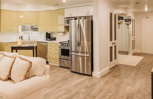 Bartlesville Apartment | 118 · St. Charles Suite #118 - Hotel Phillips