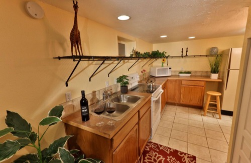 Walla Walla House | 12 Min Walk To Downtown. 5 Min Walk To Whitman. Surrounded By 2 Beautiful Parks.
