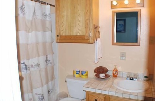 Port Mansfield Condo | 123 West Harbor Condo B - Beautiful Condo in the harbor with spacious deck
