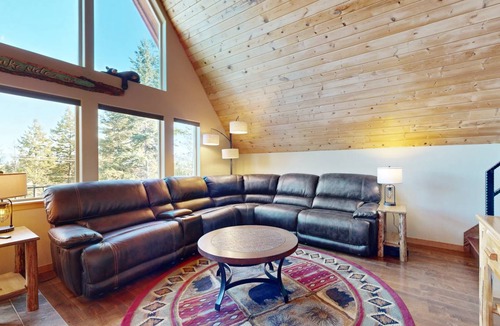 Lakeside Cabin | 124 m² Cabin ∙ 3 bedrooms ∙ 6 guests