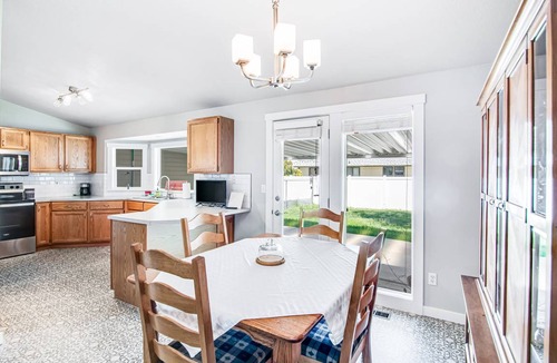 West Valley House | 125 m² House ∙ 2 bedrooms ∙ 4 guests