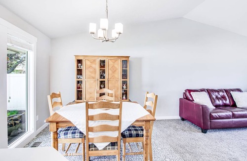 West Valley House | 125 m² House ∙ 2 bedrooms ∙ 4 guests