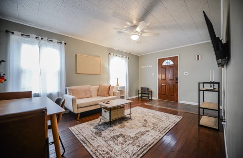 Fort Wayne House | 131 m² House ∙ 3 bedrooms ∙ 5 guests